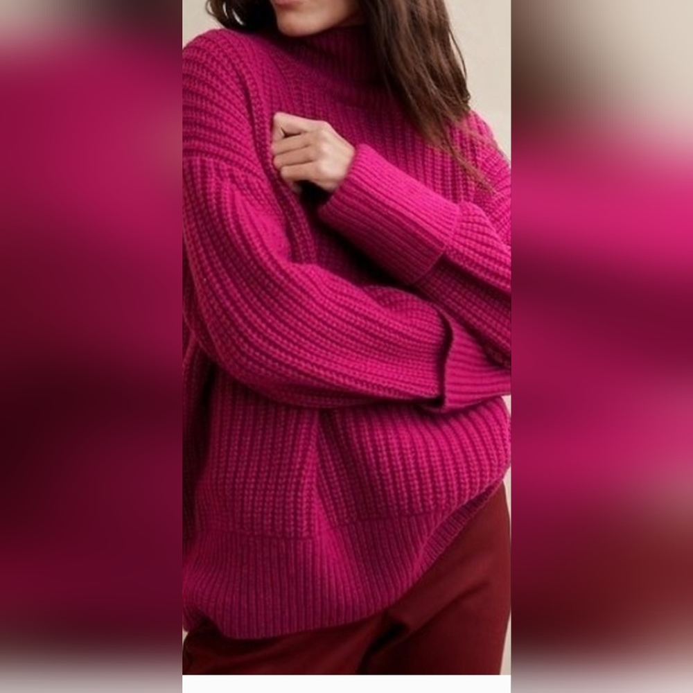 Women's Fuchsia Sweater